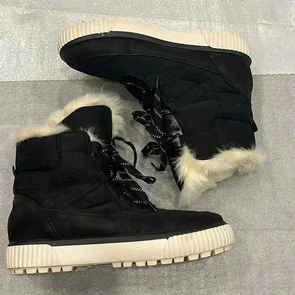 [US10]Anthropologie Black Ankle Boots with Faux Fur  around Ankle - Picture 3 of 9
